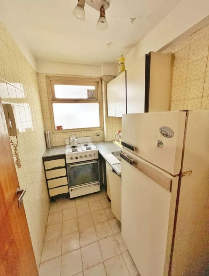 Venta de departamento de 1 ambiente y medio dividido con amplio patio