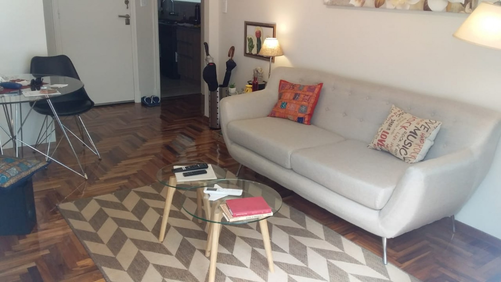 Venta de  departamendo dos ambientes con balcon y  vista al mar. 