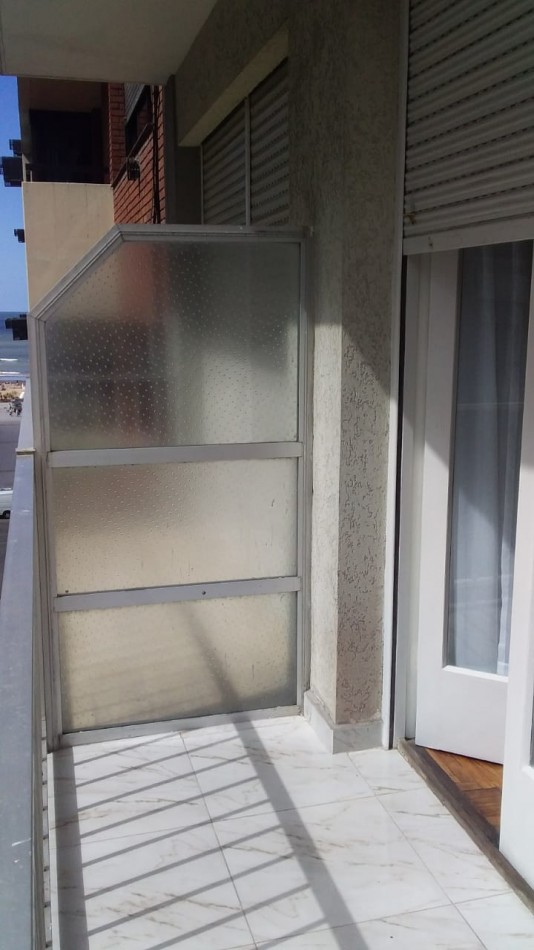 Venta de  departamendo dos ambientes con balcon y  vista al mar. 