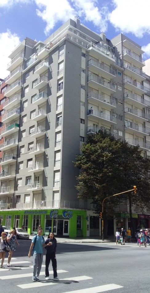 Venta de  departamendo dos ambientes con balcon y  vista al mar. 