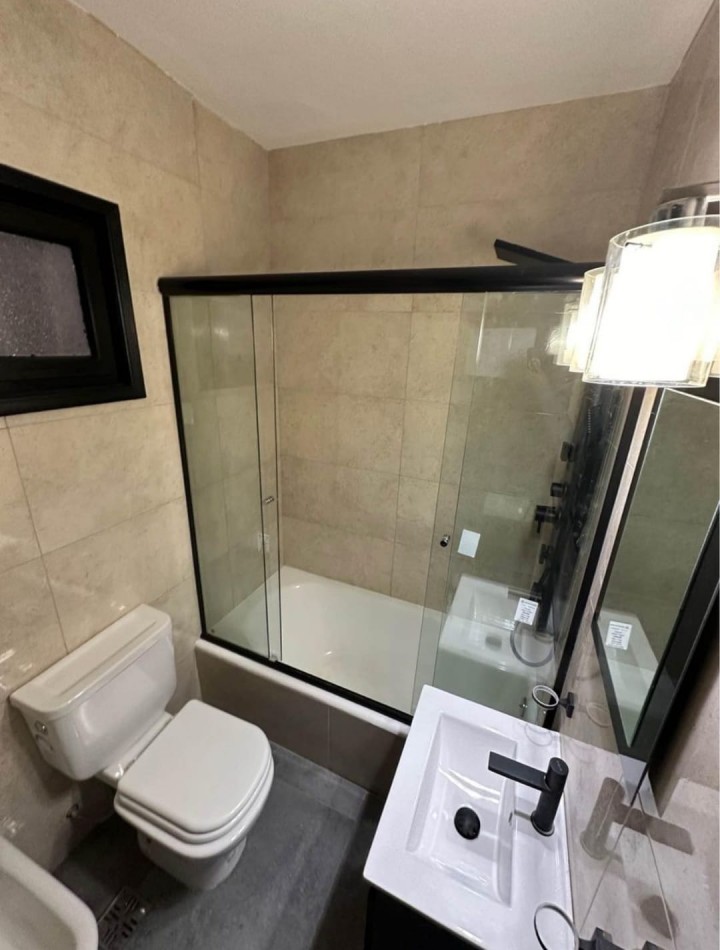 Venta de departamento dos ambientes con balcon vista al mar 