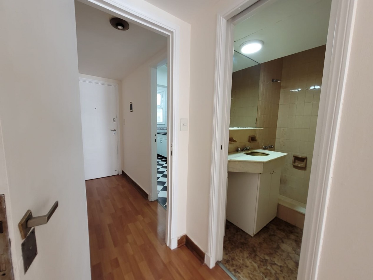 Departamento 3 ambientes a la calle con balcon saliente