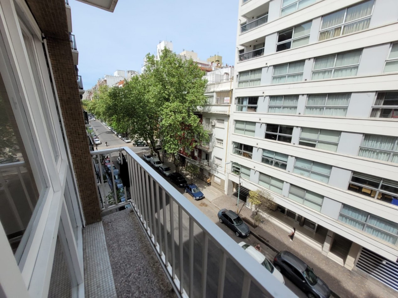 Departamento 3 ambientes a la calle con balcon saliente