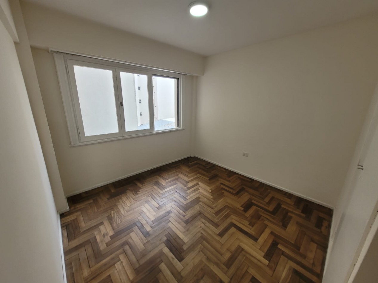 Departamento 3 ambientes a la calle con balcon saliente