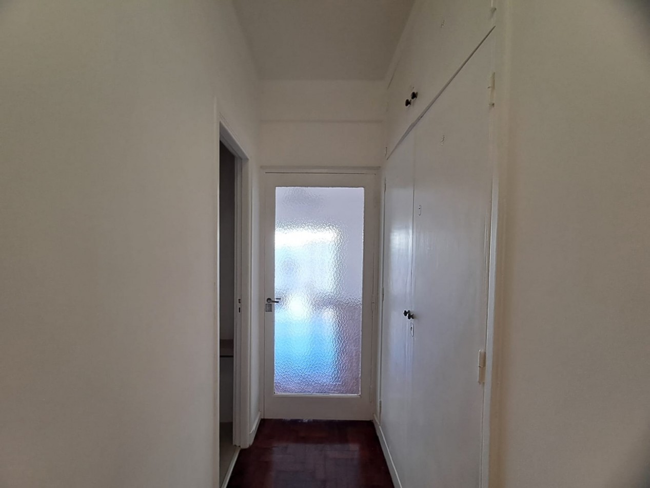 Venta de departamento ambiente y medio, Reciclado. Zona Centro
