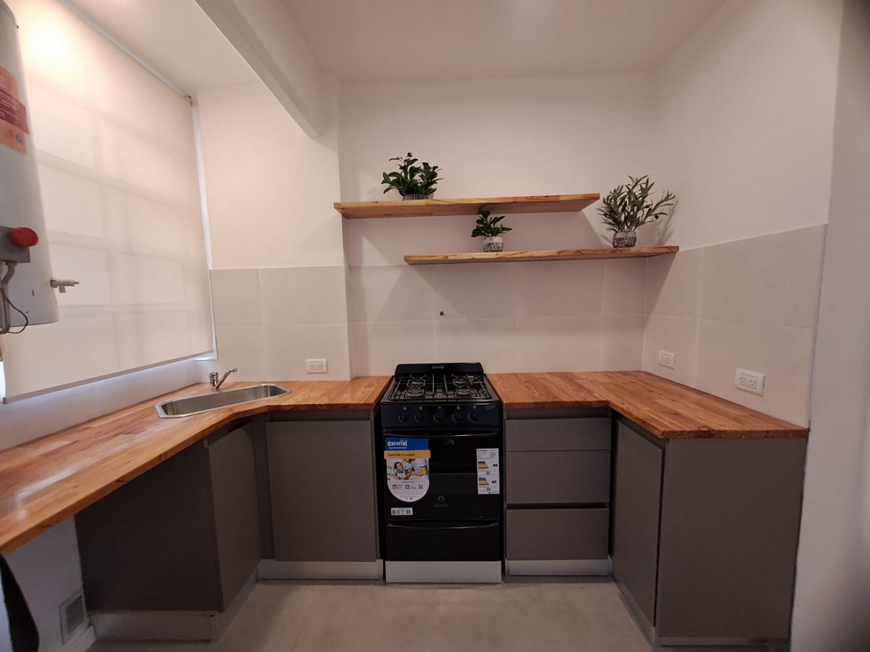 Venta de departamento ambiente y medio, Reciclado. Zona Centro