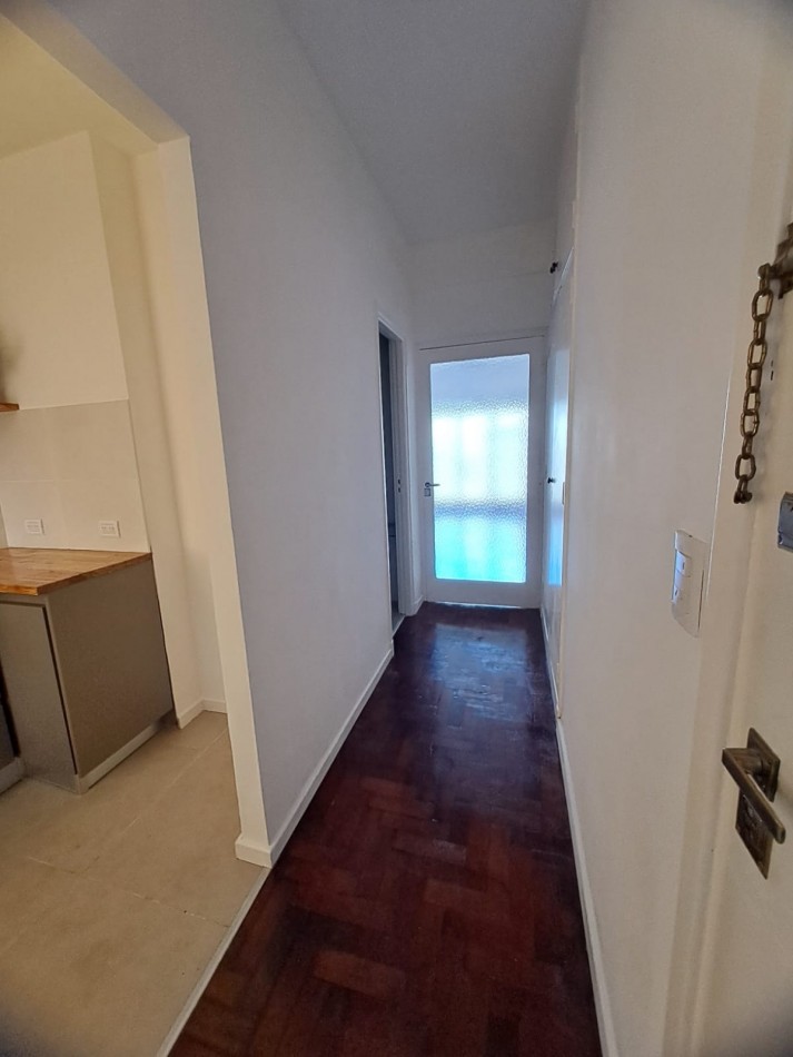 Venta de departamento ambiente y medio, Reciclado. Zona Centro