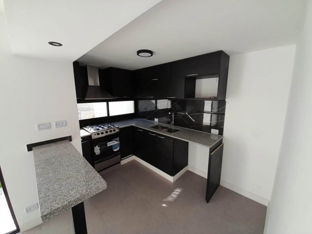 Duplex tres ambientes a estrenar. Barrio los Pinares