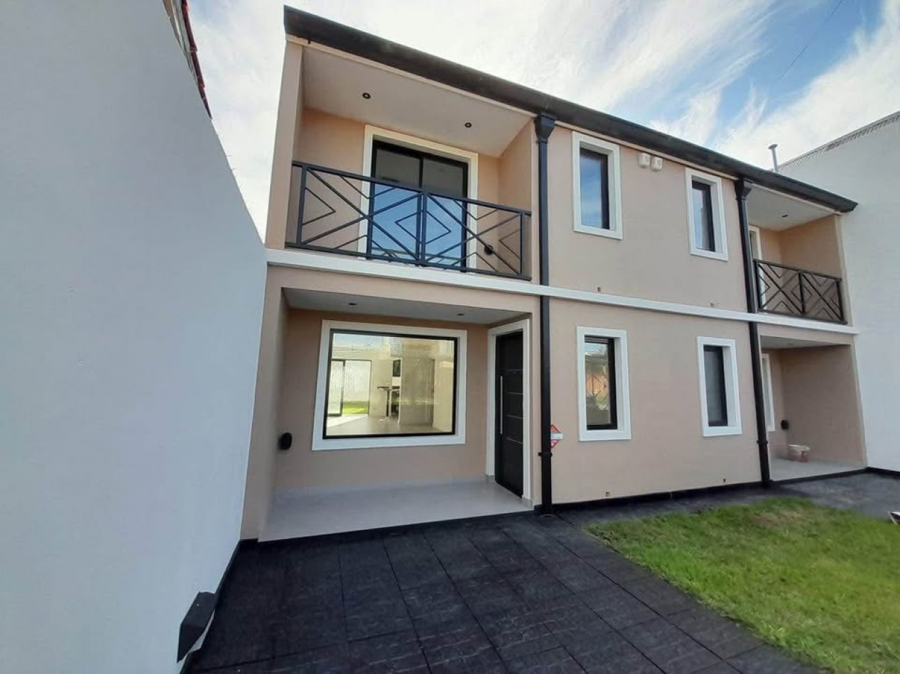 Duplex tres ambientes a estrenar. Barrio los Pinares