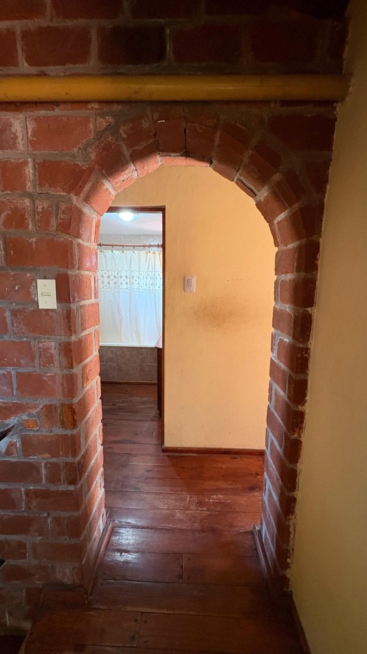 Venta de casa cinco ambientes, Santa Clara del Mar 