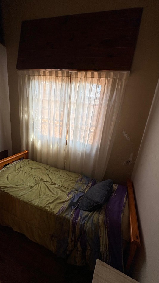 Venta de casa cinco ambientes, Santa Clara del Mar 