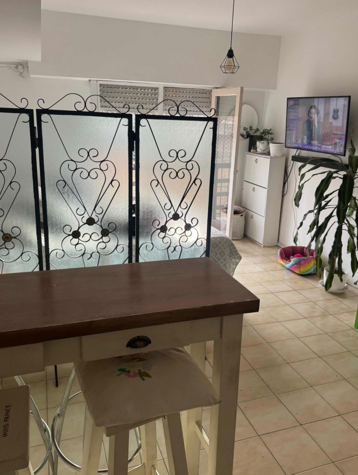 Venta de departamento monoambiente. Balcon saliente. Barrio Don Bosco