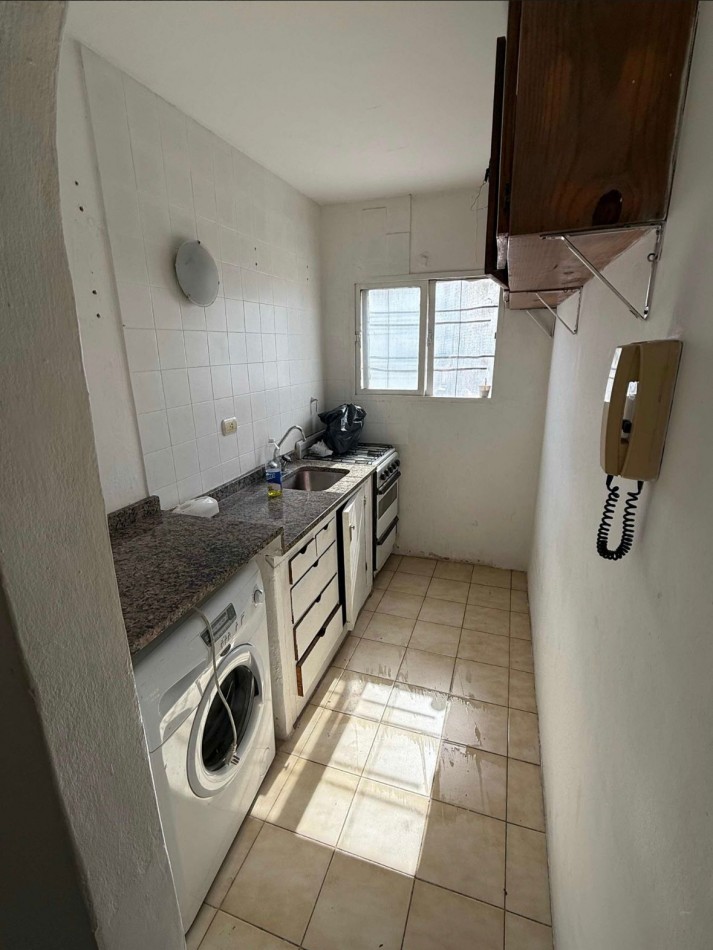 Venta de departamento monoambiente. Balcon saliente. Barrio Don Bosco