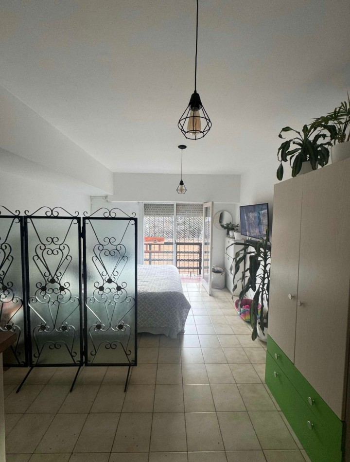 Venta de departamento monoambiente. Balcon saliente. Barrio Don Bosco
