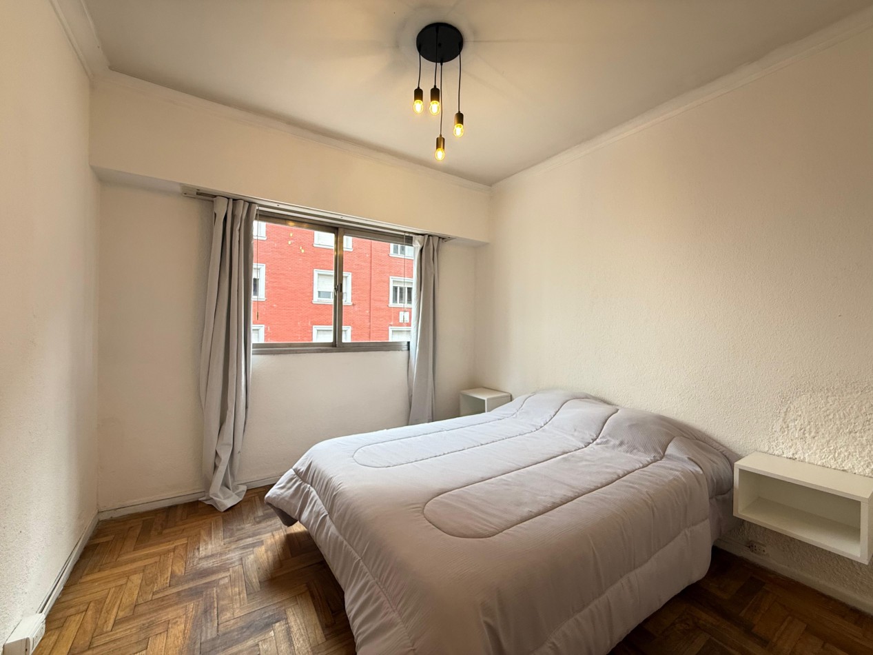 Venta de departamento 3 ambientes a la calle con balcon saliente, todo externo.