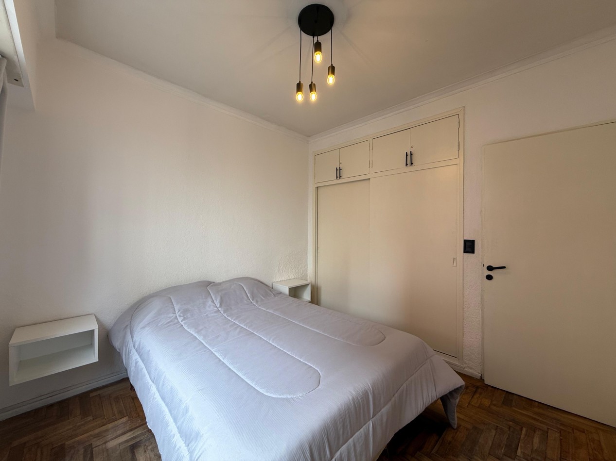 Venta de departamento 3 ambientes a la calle con balcon saliente, todo externo.