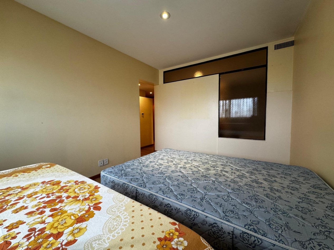 Venta de EXCLUSIVO PISO 4 AMBIENTES CON DEPENDENCIA/PARRILA/COCHERA/BAULERA EN ZONA CENTRO