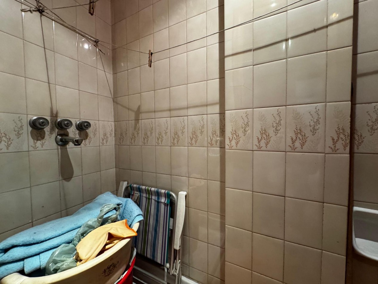 Venta de EXCLUSIVO PISO 4 AMBIENTES CON DEPENDENCIA/PARRILA/COCHERA/BAULERA EN ZONA CENTRO