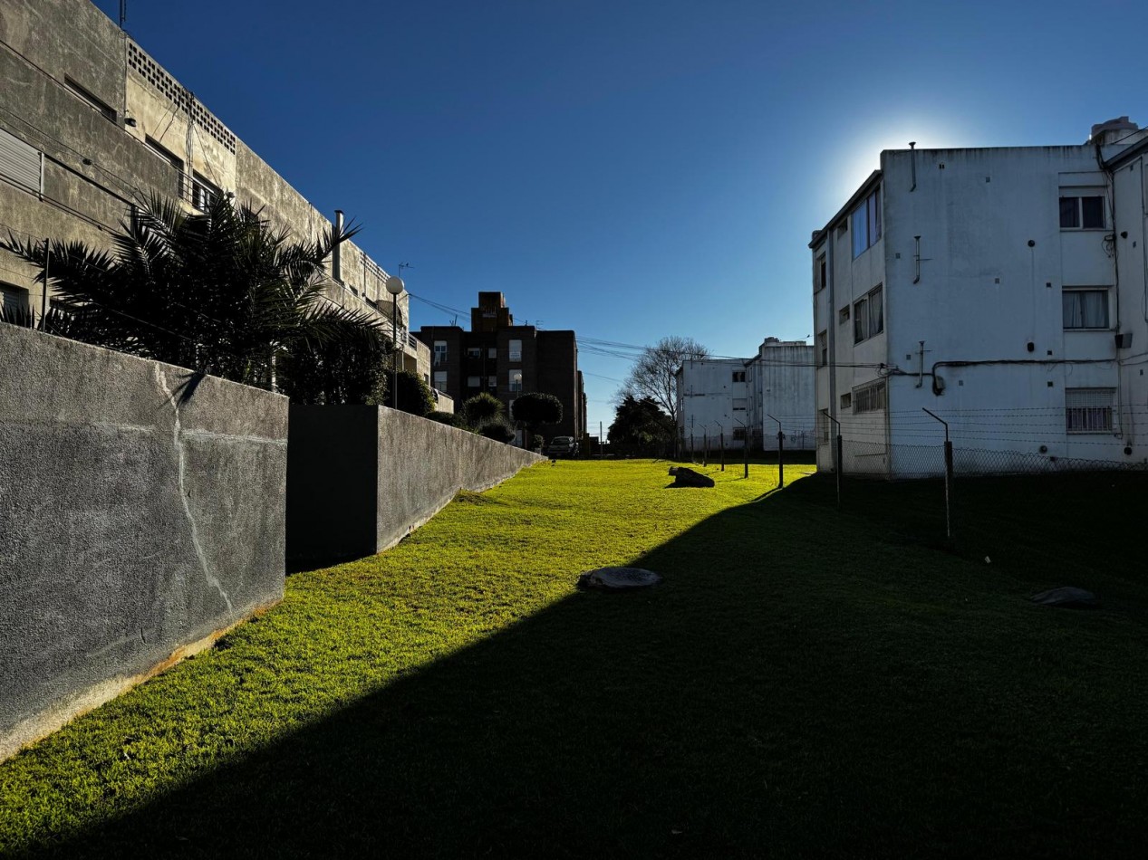 Venta de departamento cuatro ambientes con balcon terraza y vista abierta - San Carlos