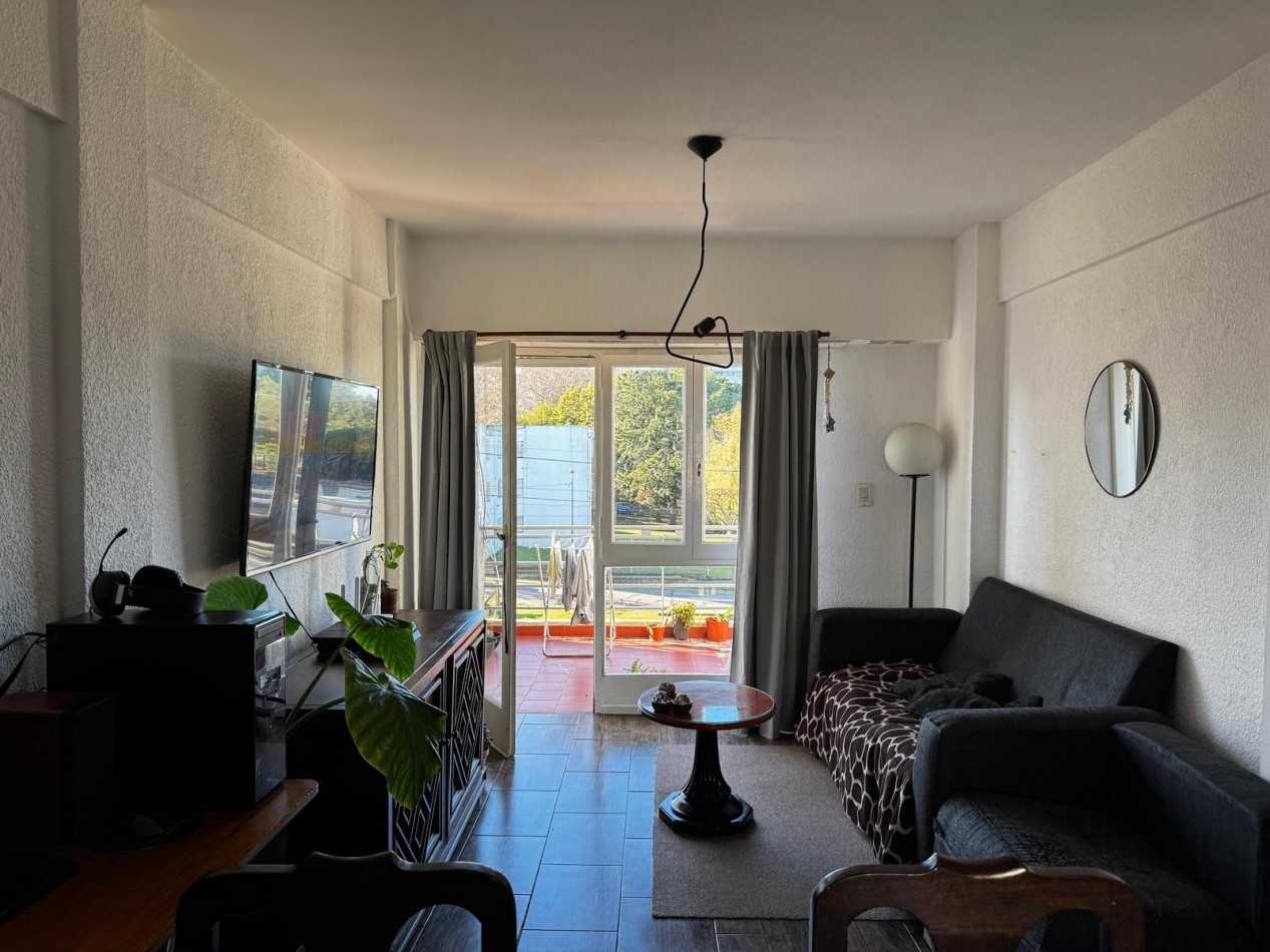 Venta de departamento cuatro ambientes con balcon terraza y vista abierta - San Carlos