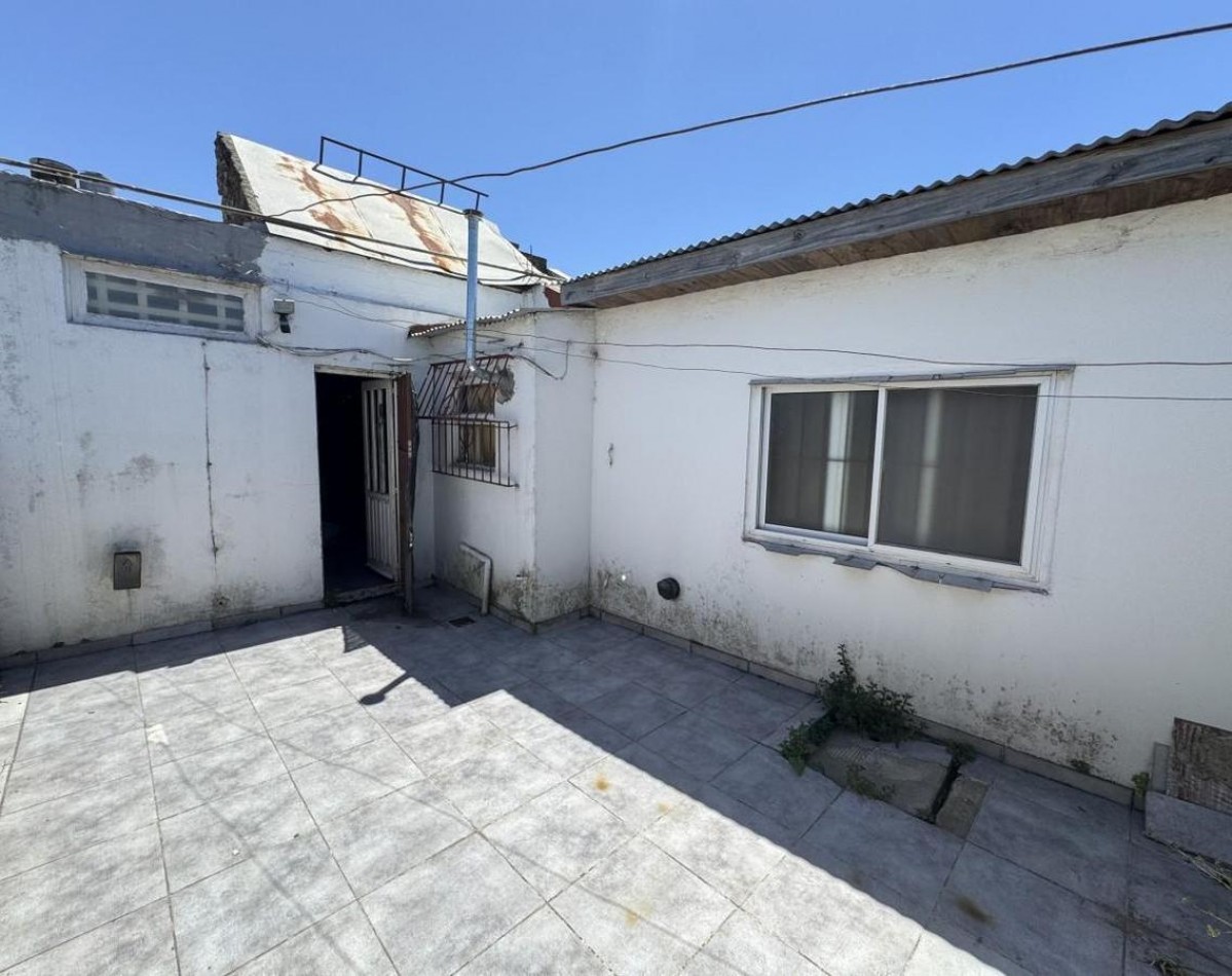Venta de dos casas en un mismo terreno con todos los servicios. OPORTUNIDAD UNICA