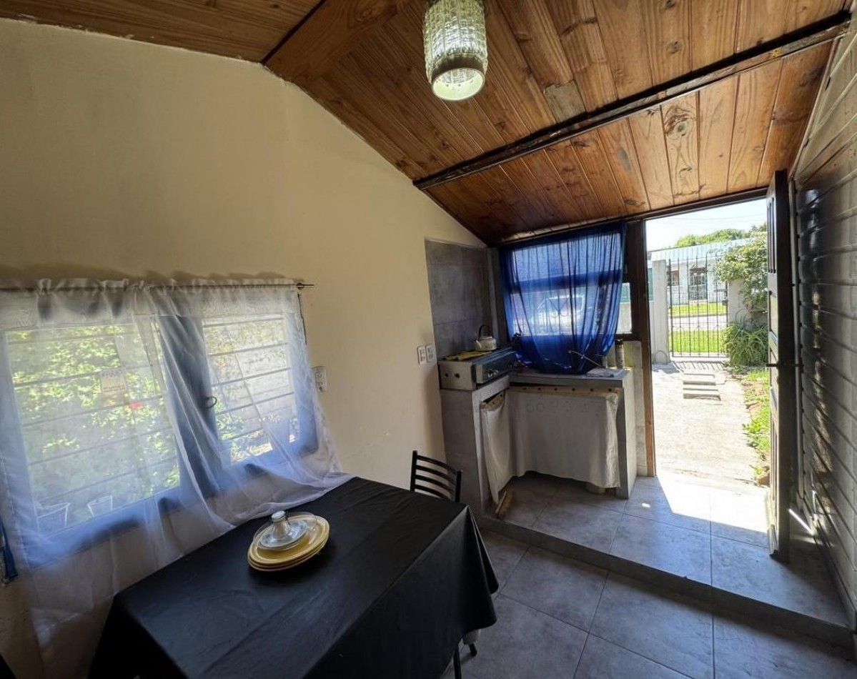 Venta de dos casas en un mismo terreno con todos los servicios. OPORTUNIDAD UNICA
