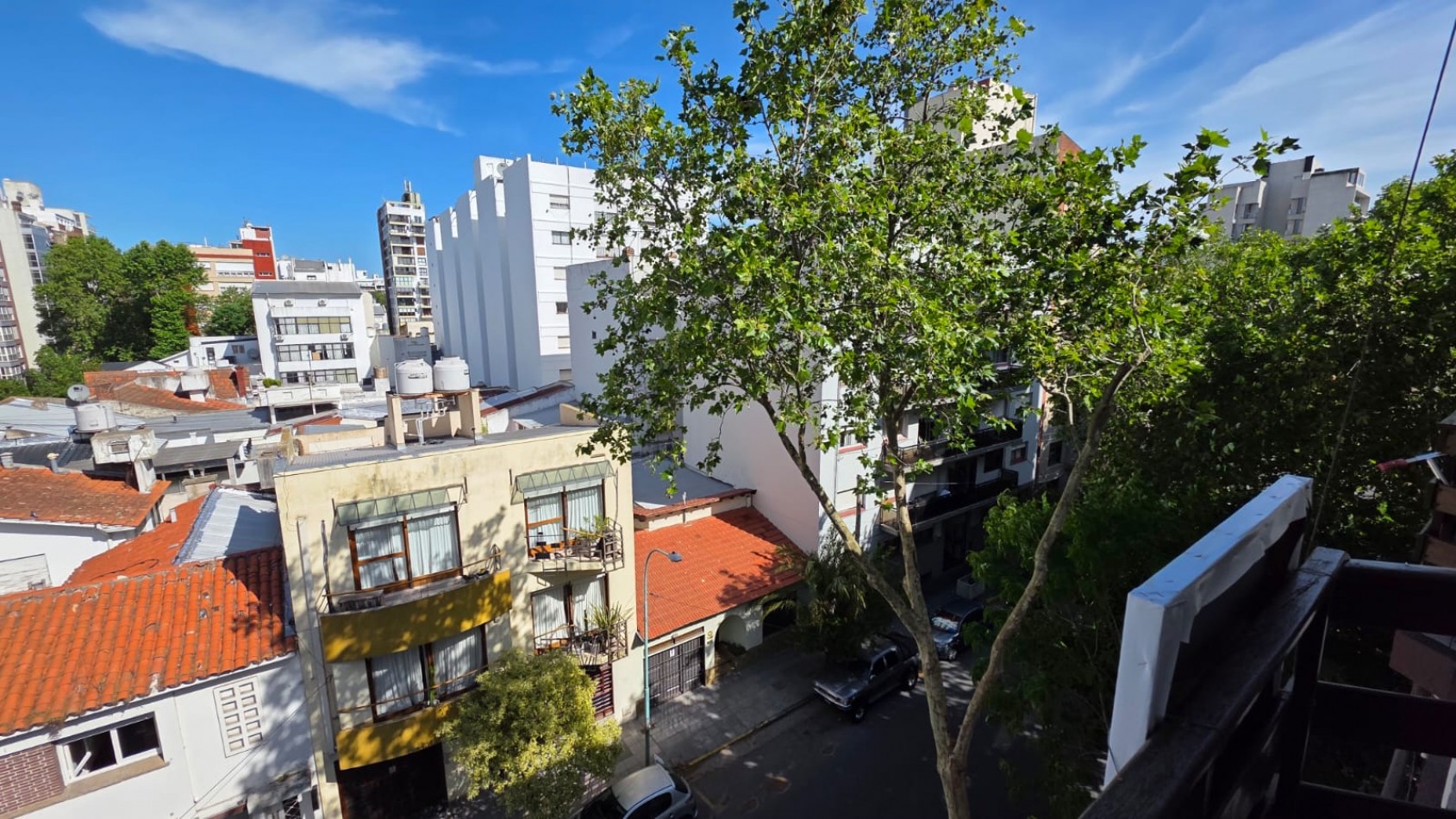 venta de departamento 3 ambientes a la calle con balcon y cochera. PLAZA MITRE