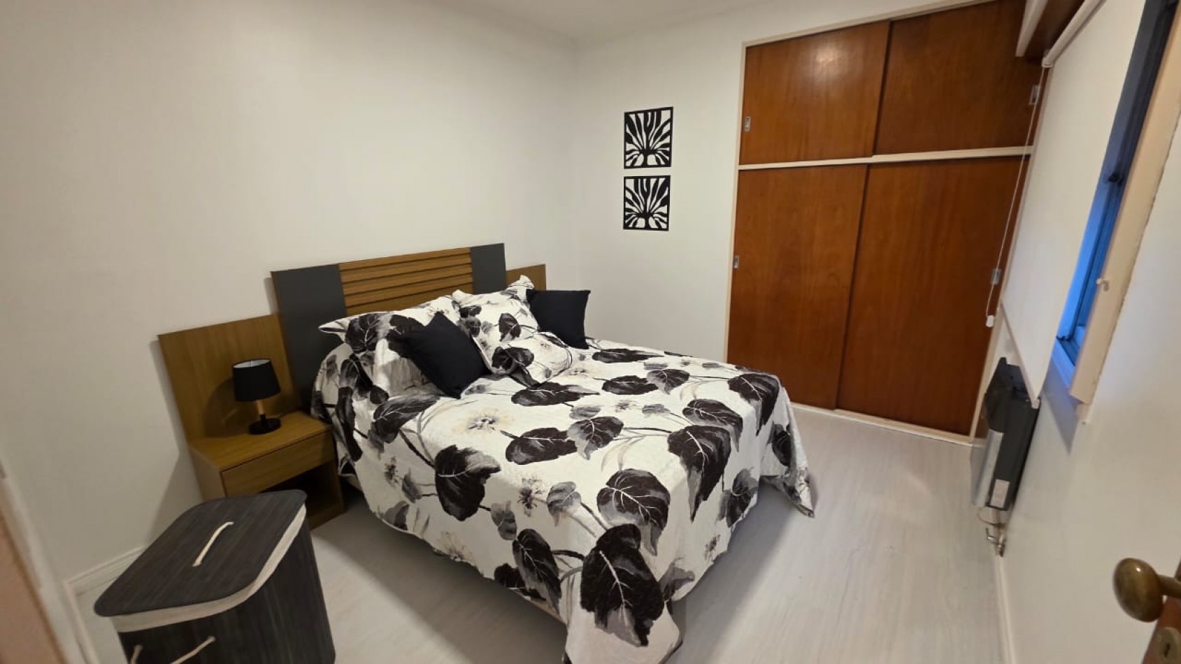 venta de departamento 3 ambientes a la calle con balcon y cochera. PLAZA MITRE