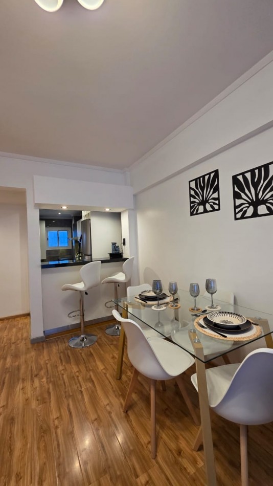 venta de departamento 3 ambientes a la calle con balcon y cochera. PLAZA MITRE