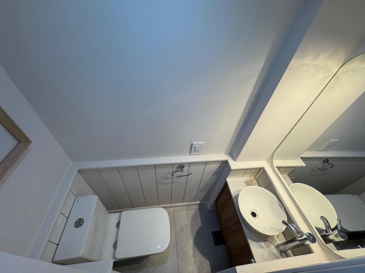 Venta de chalet en ph 5 ambientes con patio y cochera, reciclado y amueblado.