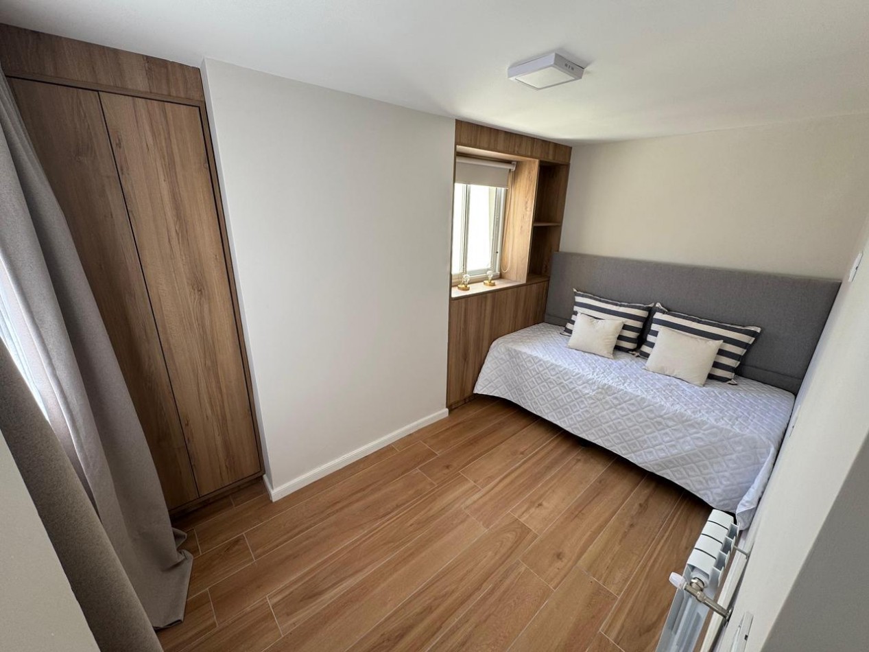 Venta de chalet en ph 5 ambientes con patio y cochera, reciclado y amueblado.