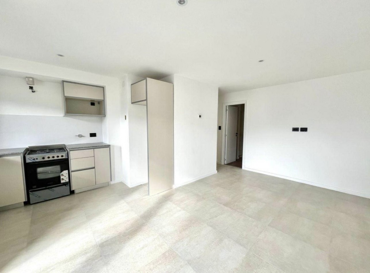 Venta de departamento dos ambientes a estrenar con cochera cubierta 