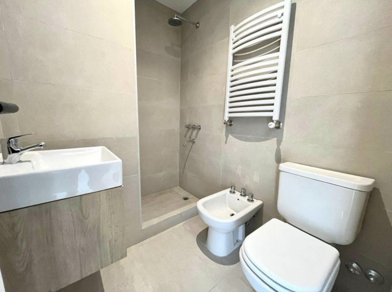 Venta de departamento dos ambientes a estrenar con cochera cubierta 