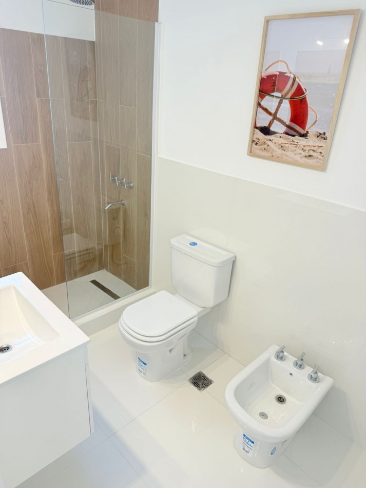 Venta departamento 3 ambientes, 68 metros + balcon. Reciclado hecho a nuevo 