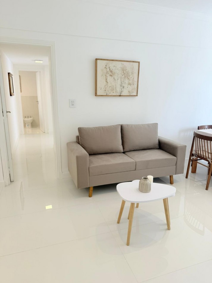 Venta departamento 3 ambientes, 68 metros + balcon. Reciclado hecho a nuevo 