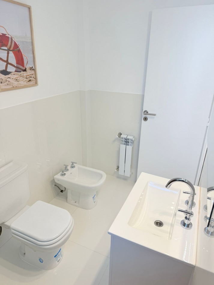 Venta departamento 3 ambientes, 68 metros + balcon. Reciclado hecho a nuevo 