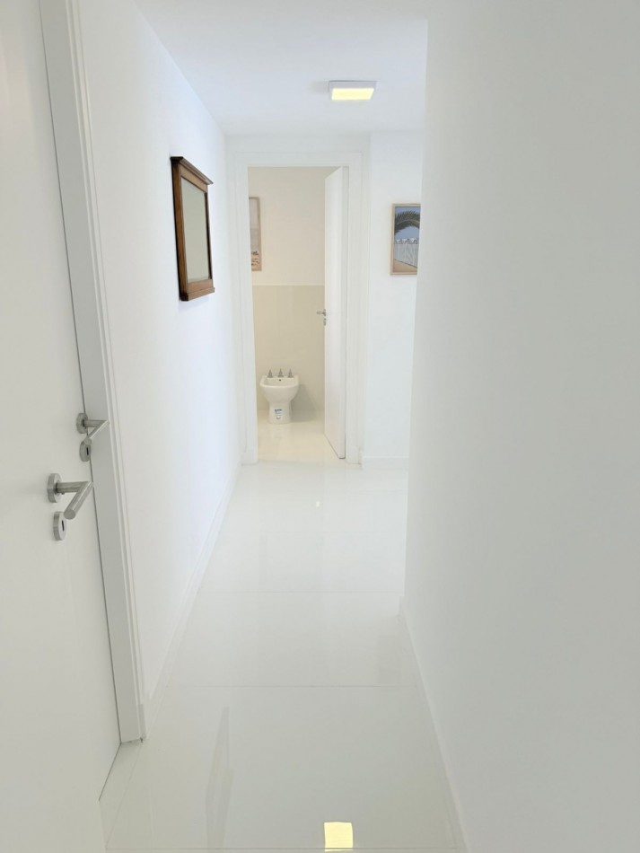 Venta departamento 3 ambientes, 68 metros + balcon. Reciclado hecho a nuevo 