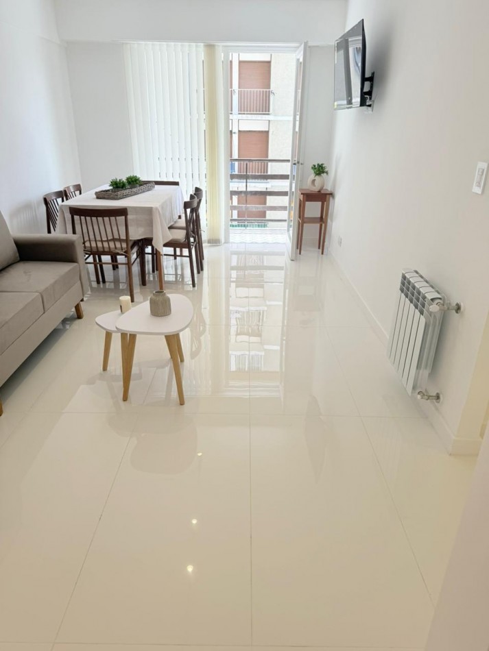 Venta departamento 3 ambientes, 68 metros + balcon. Reciclado hecho a nuevo 