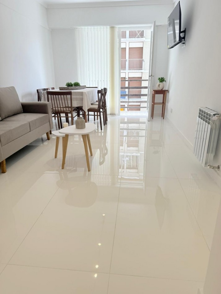 Venta departamento 3 ambientes, 68 metros + balcon. Reciclado hecho a nuevo 