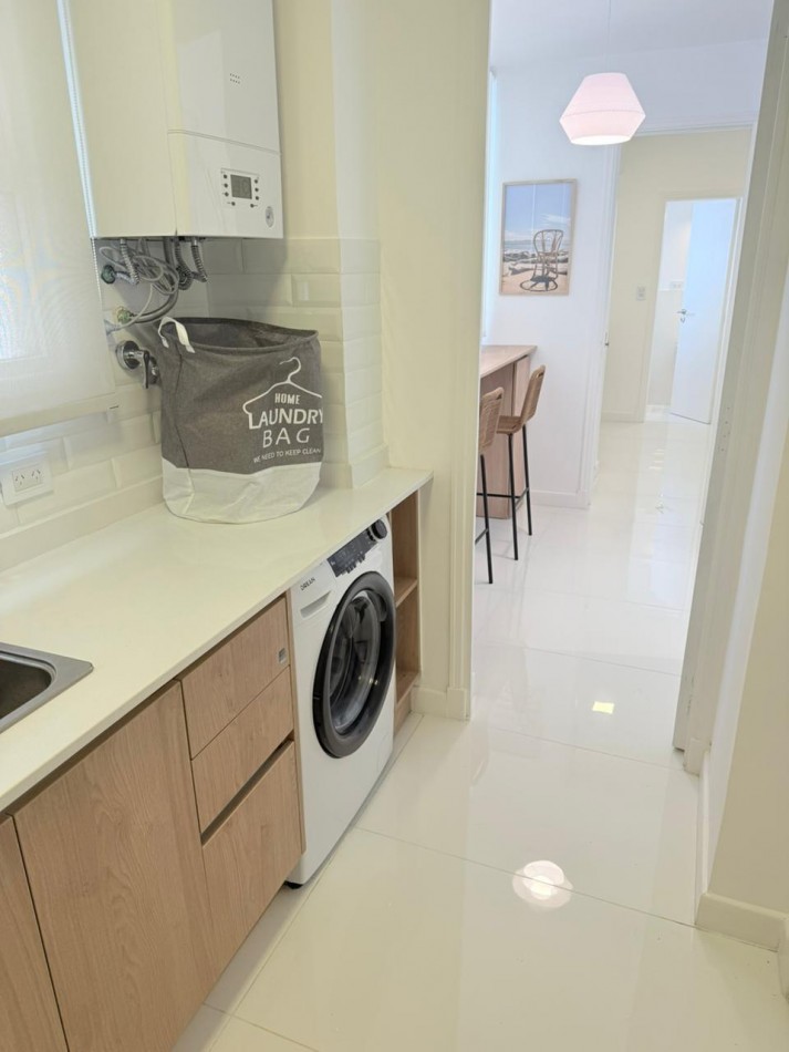 Venta departamento 3 ambientes, 68 metros + balcon. Reciclado hecho a nuevo 