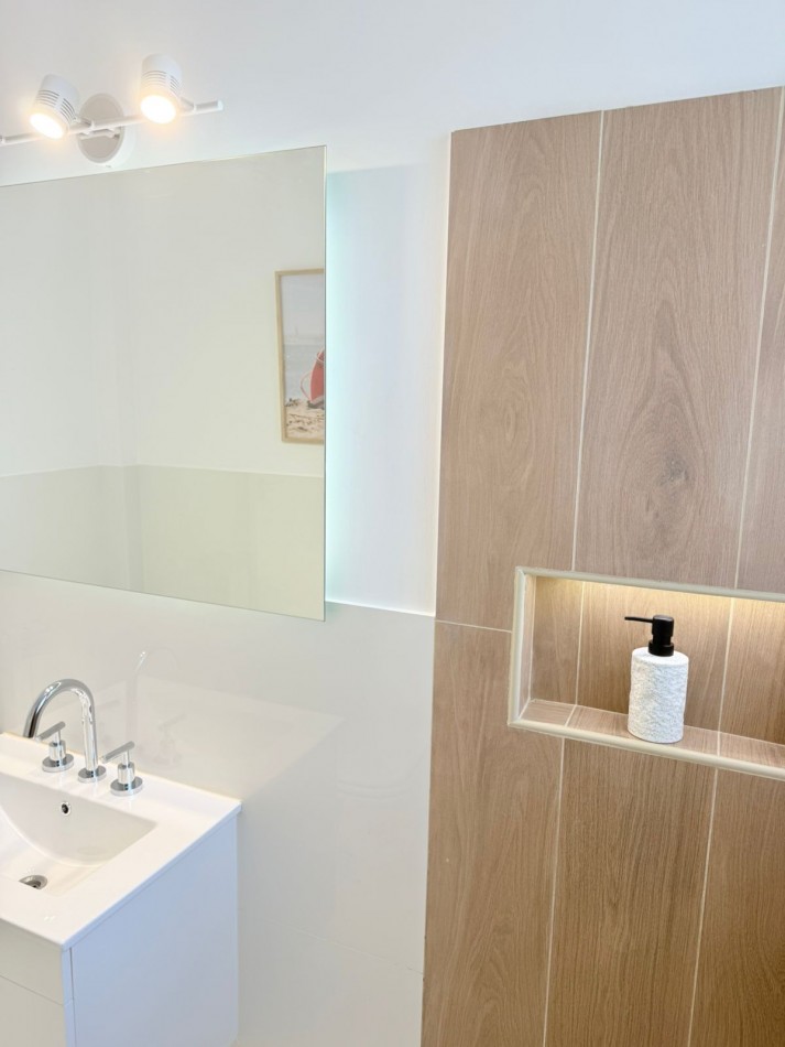 Venta departamento 3 ambientes, 68 metros + balcon. Reciclado hecho a nuevo 