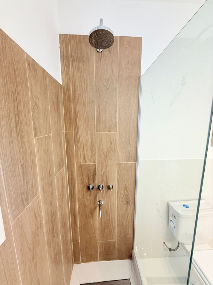 Venta departamento 3 ambientes, 68 metros + balcon. Reciclado hecho a nuevo 