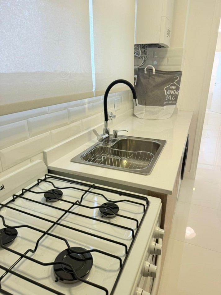 Venta departamento 3 ambientes, 68 metros + balcon. Reciclado hecho a nuevo 