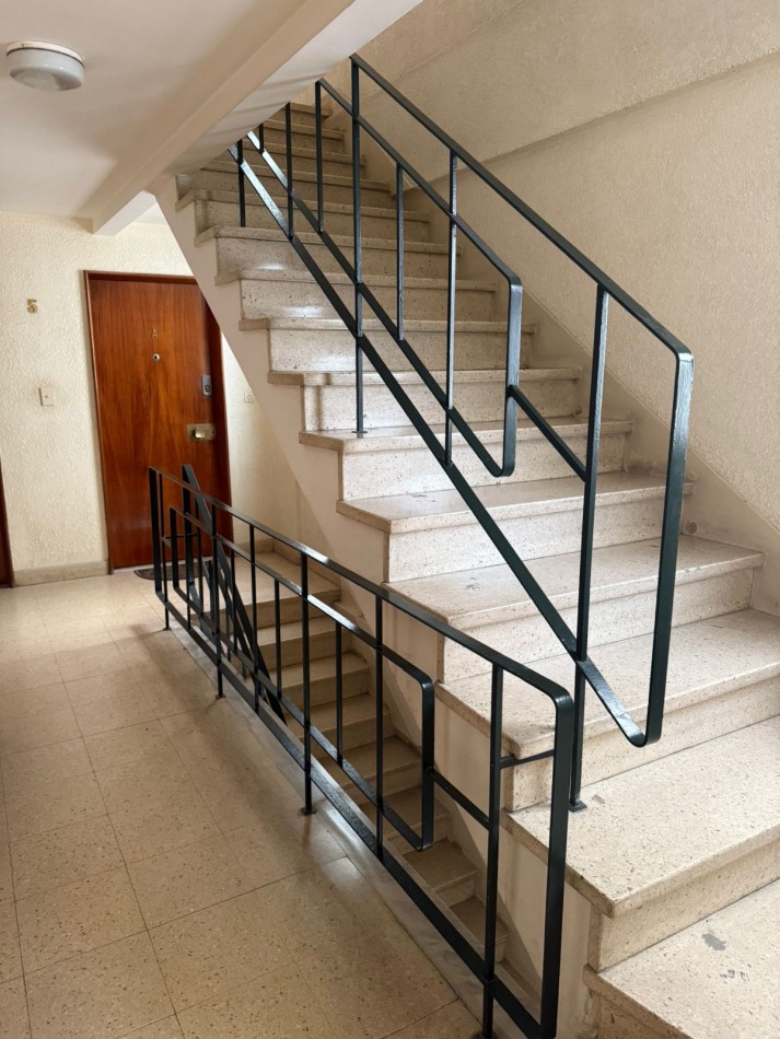 Venta departamento 3 ambientes, 68 metros + balcon. Reciclado hecho a nuevo 