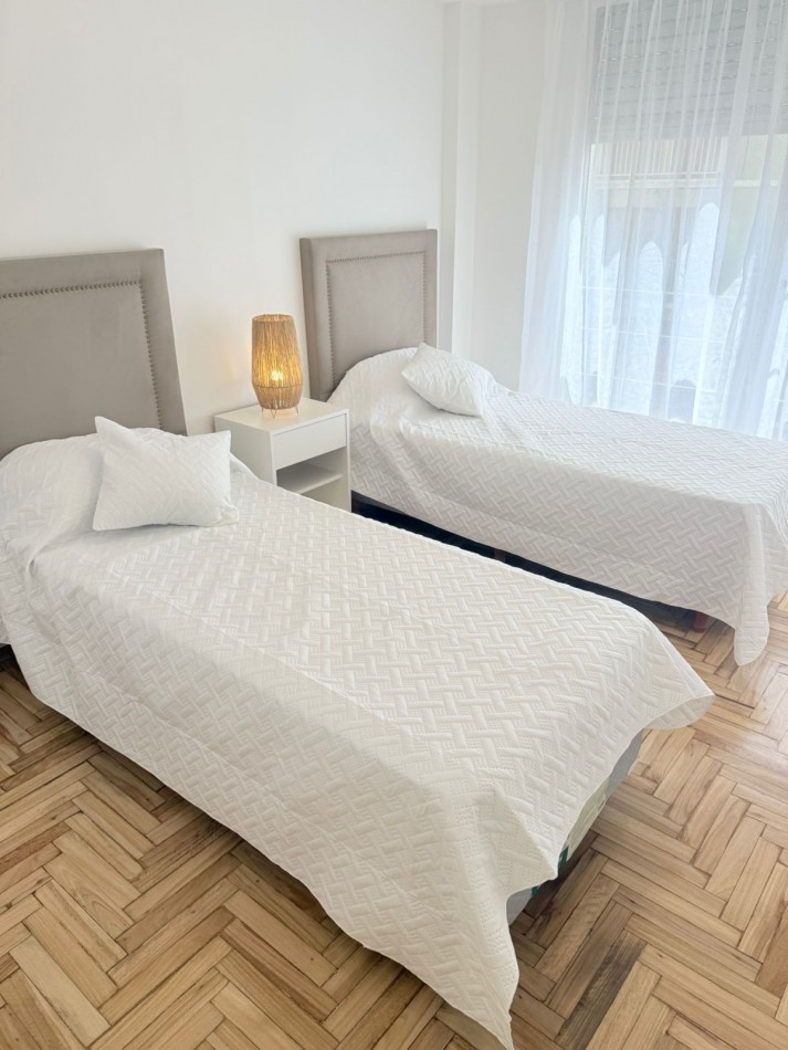 Venta departamento 3 ambientes, 68 metros + balcon. Reciclado hecho a nuevo 