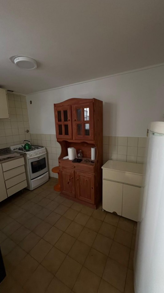 Chalet de estilo cuatro ambientes, Barrio La perla