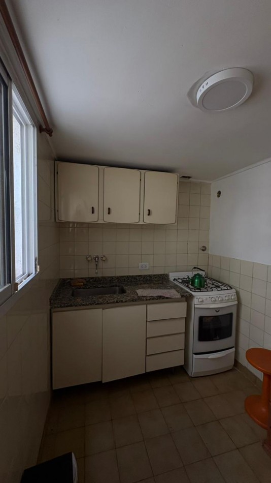 Chalet de estilo cuatro ambientes, Barrio La perla