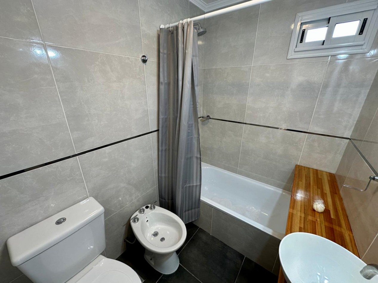 Venta Departamento 2 Ambientes con Dependencia, Vista lateral al mar y a Plaza Colon | Parcialmente reciclado y amoblado