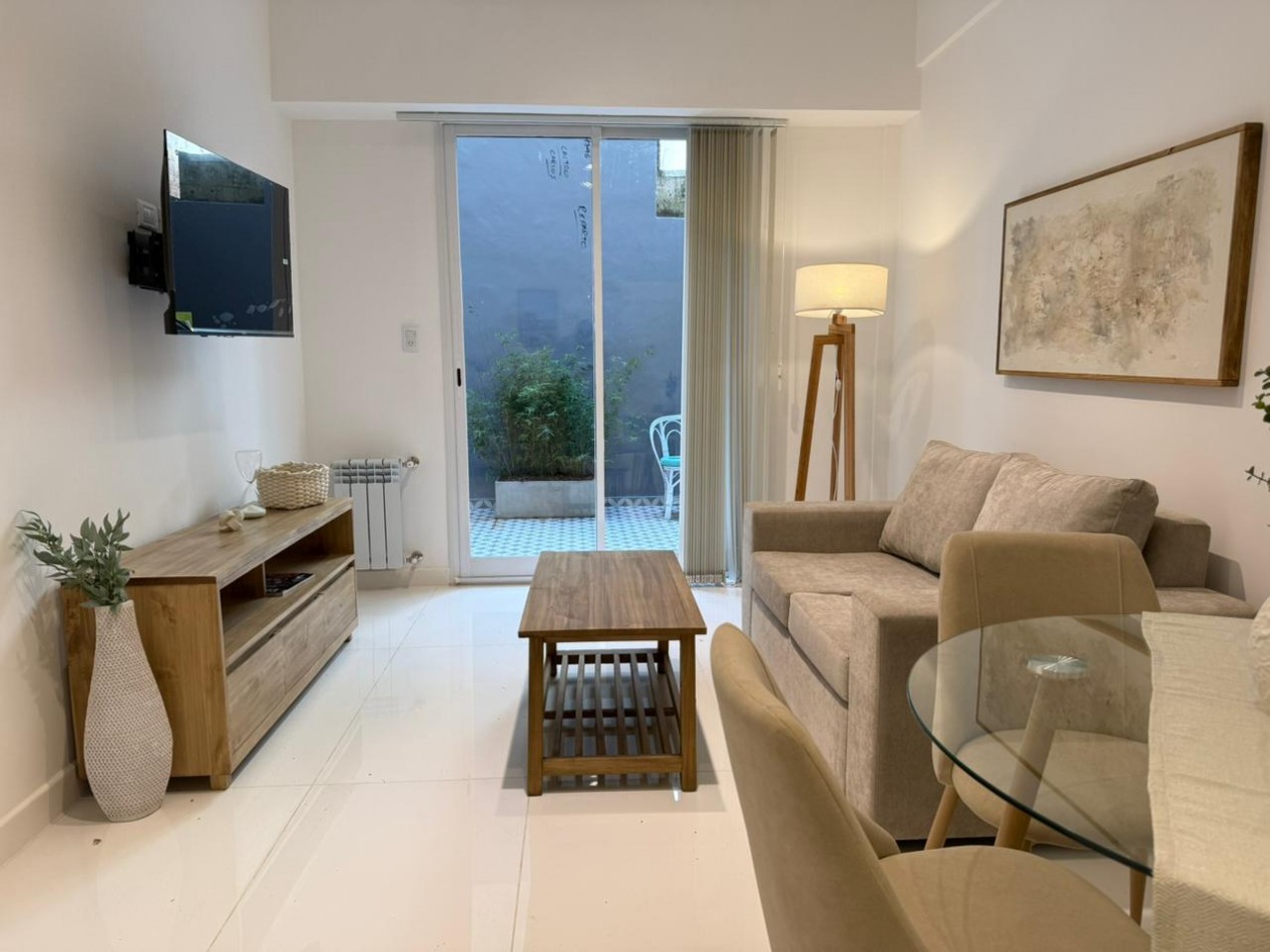 Venta de departamento 3 ambientes con dos patios. RECICLADO