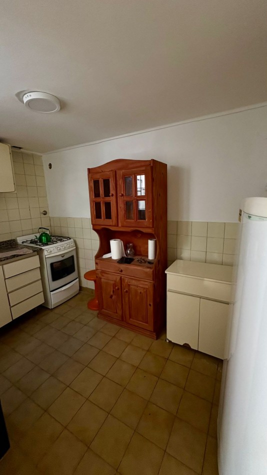 Chalet de estilo cuatro ambientes, Barrio La perla